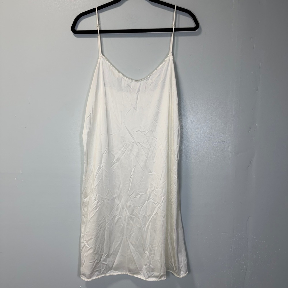 Vanity Fair Full Slip Dress Off White Cream Nylon Scalloped Trim Size‎ 40/46